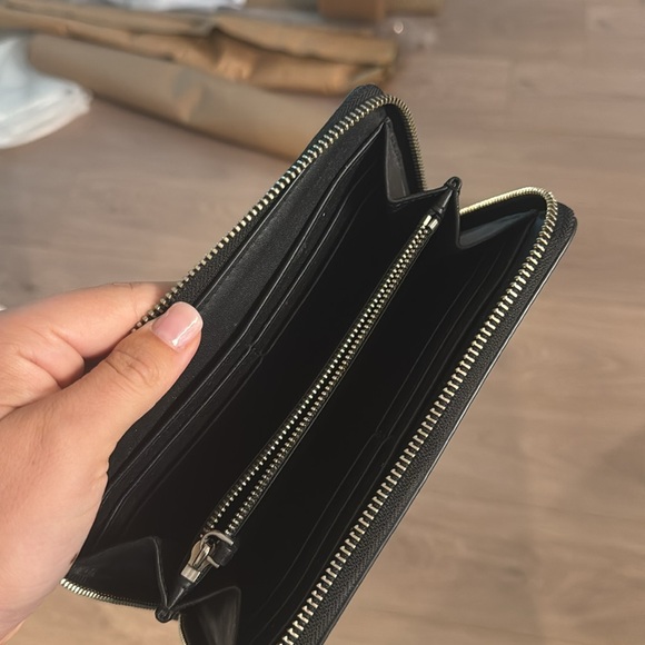 Tory Burch Wallet - Picture 4 of 5